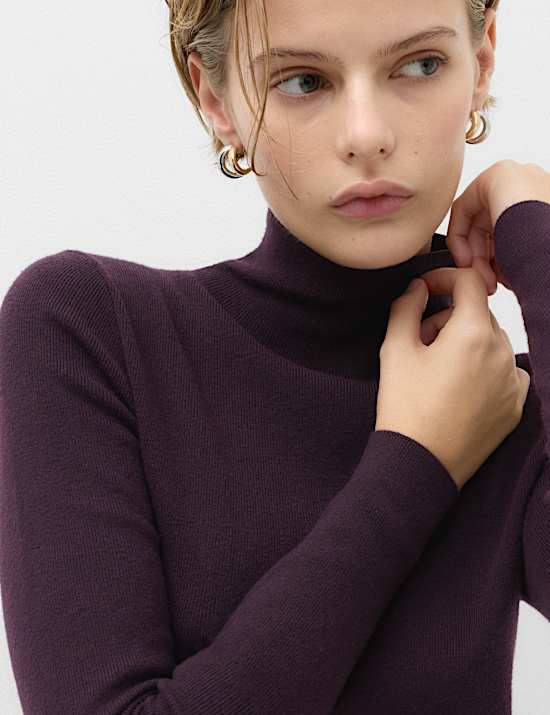 Funnel Neck Fitted Knitted Top With Wool