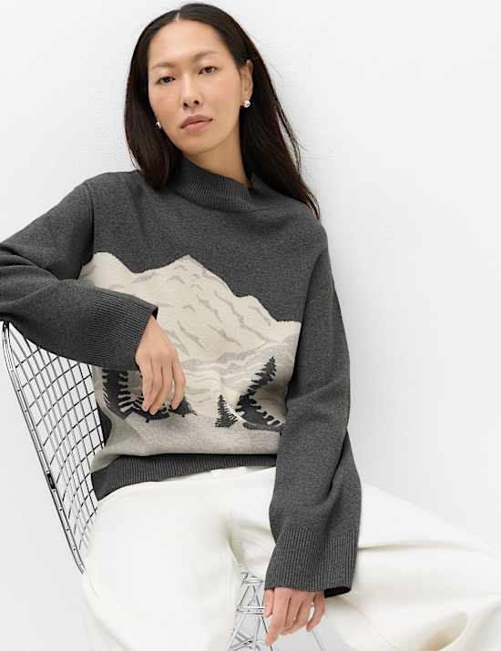 Pull &agrave; col chemin&eacute;e et motif