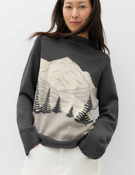 Pull &agrave; col chemin&eacute;e et motif