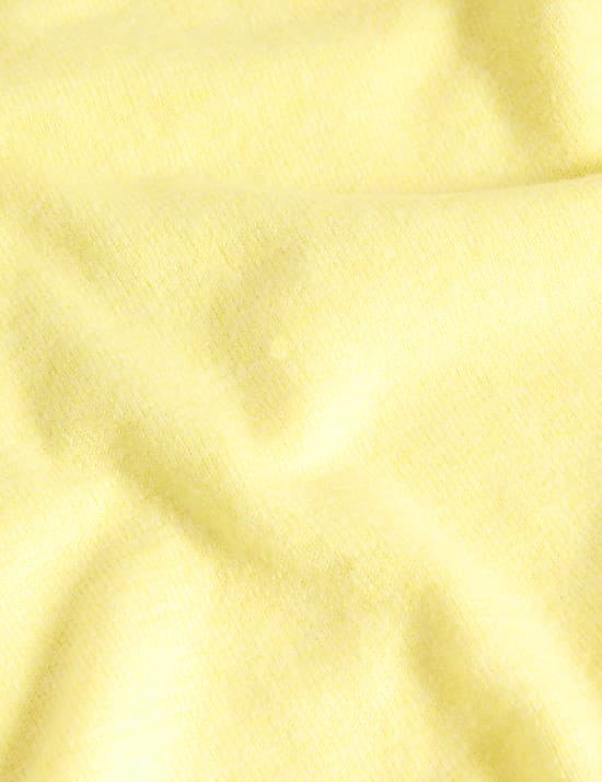 Pull en maille l&eacute;g&egrave;re &agrave; col roul&eacute;