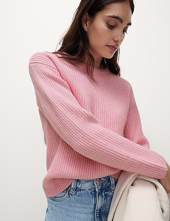 Pull en maille douce &agrave; encolure ronde et motif textur&eacute;