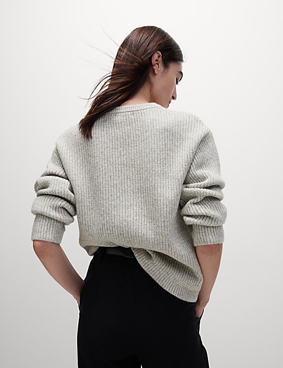 Teksturowany sweter z okrągłym dekoltem z przędzy cloud