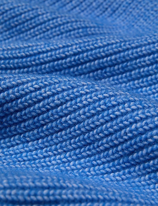 Strickpullover aus Wolkengarn mit Strukturmuster