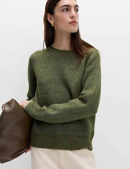 Pull col rond en maille douce au point de surjet