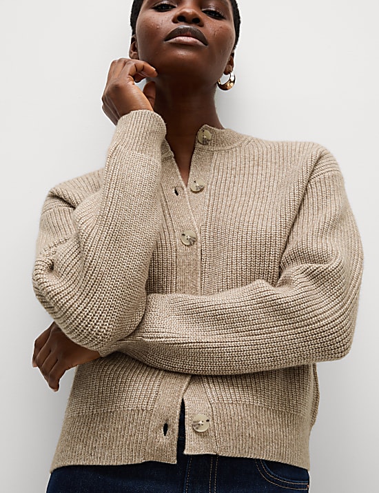 Gilet &agrave; fermeture avant boutonn&eacute;e et motif c&ocirc;tel&eacute;