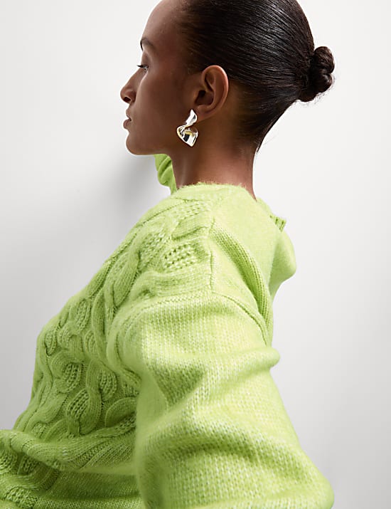 Cloud-yarn Cable Knit V-Neck Jumper