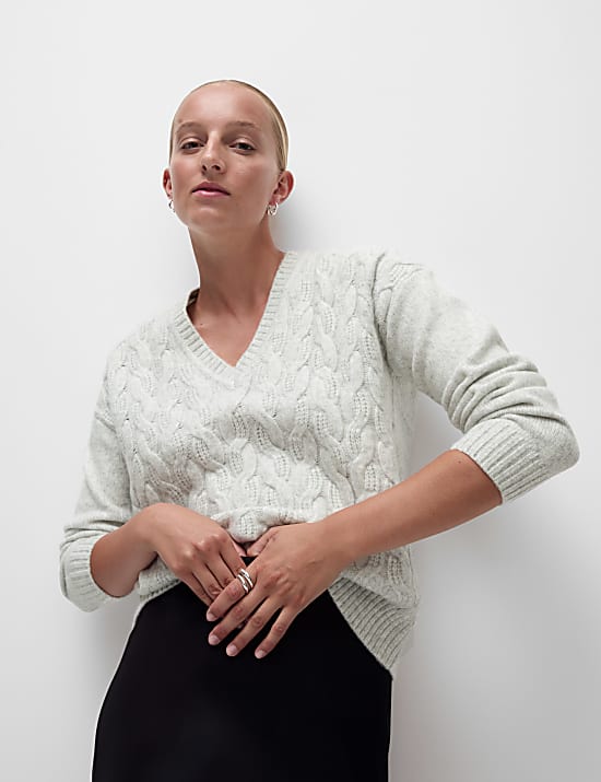 Jumper Kerah V Rajut Kabel Benang Cloud