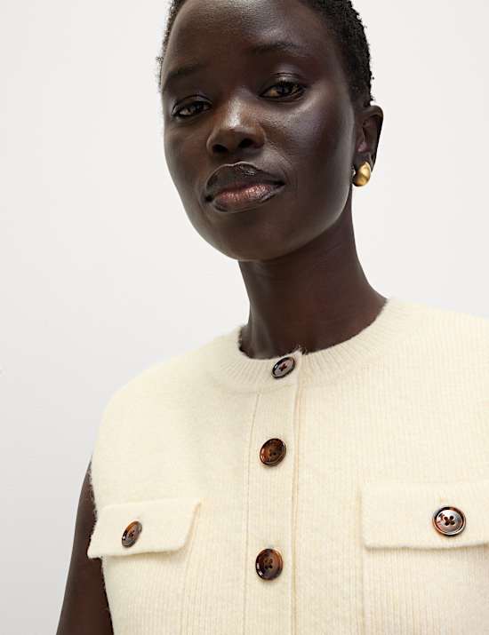 Cloud-Yarn Pocket Crew Neck Knitted Waistcoat