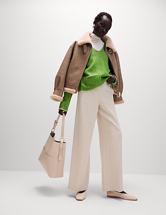 Cloud-Yarn V-Neck Pocket Detail Jumper