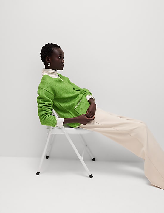 Cloud-Yarn V-Neck Pocket Detail Jumper