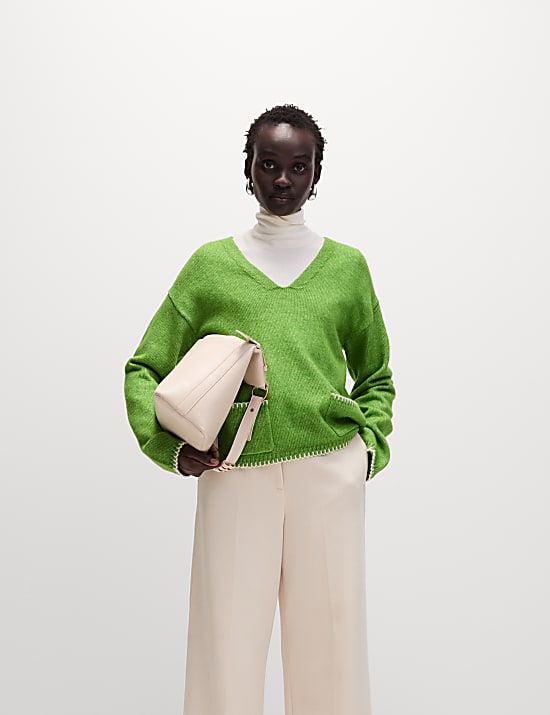 Cloud-Yarn V-Neck Pocket Detail Jumper