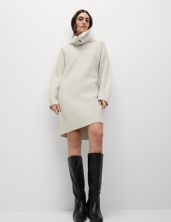 Robe en maille douce &agrave; col roul&eacute;