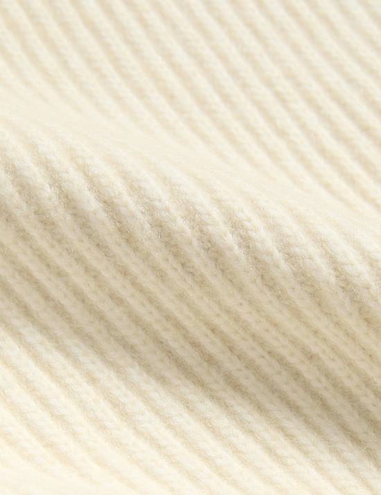 Cloud-Yarn Ribbed V-Neck Jumper