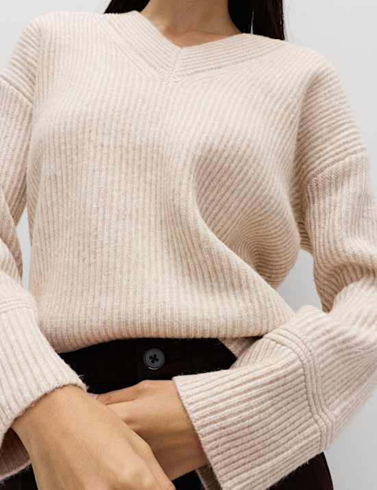 Cloud-Yarn Ribbed V-Neck Jumper
