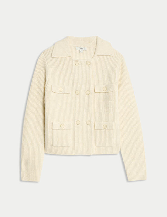 Strickjacke aus Wolkengarn mit Taschendetail