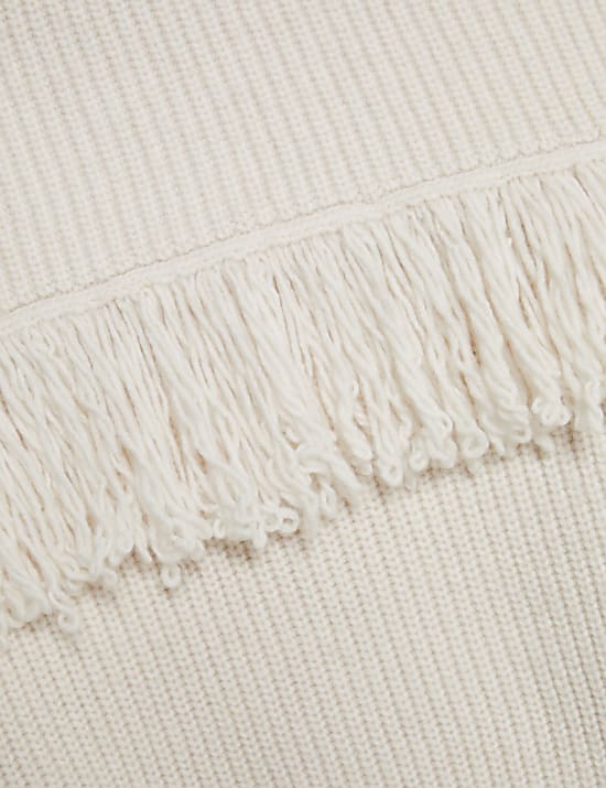 Trui met blote schouder, franjes en structuur