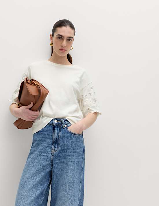 T-shirt &sigma;&epsilon; &tau;&epsilon;&tau;&rho;ά&gamma;&omega;&nu;&eta; &gamma;&rho;&alpha;&mu;&mu;ή &mu;&epsilon; &kappa;έ&nu;&tau;&eta;&mu;&alpha; &alpha;&pi;ό 100% &beta;&alpha;&mu;&beta;ά&kappa;&iota;