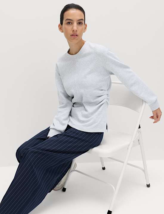 סווטשירט אסוף במותניים מתערובת כותנה