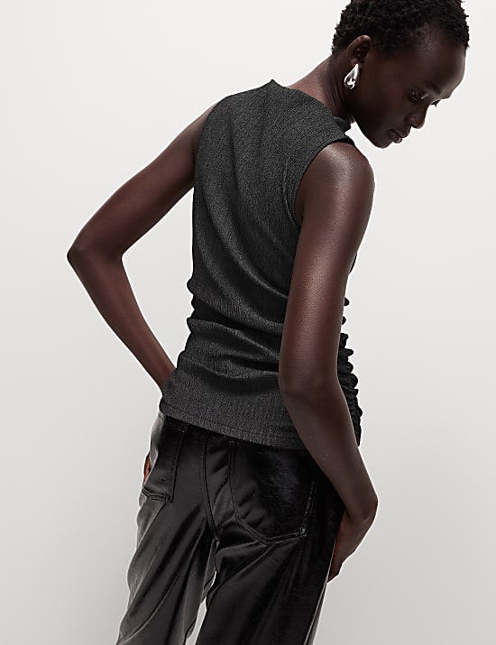 Top textur&eacute; &agrave; encolure montante