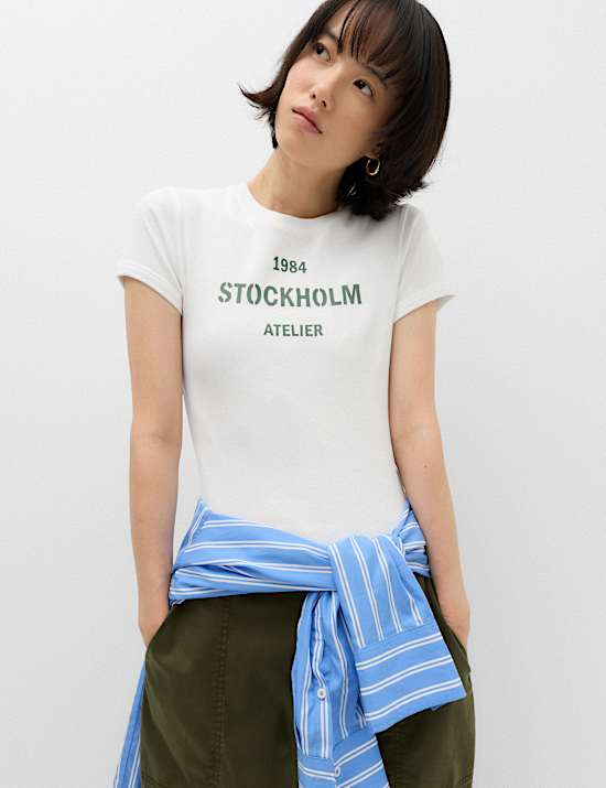 Zuiver katoenen T-shirt met slanke pasvorm en grafisch motief