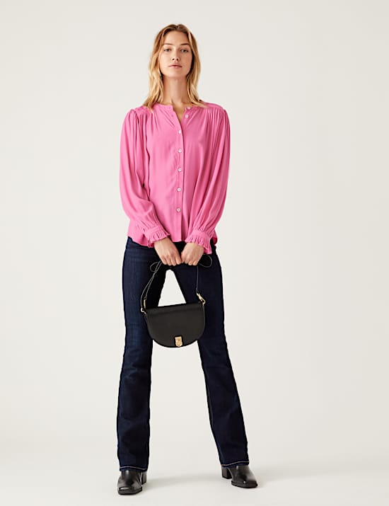 Geborduurde blouse met ronde hals en ruchedetail