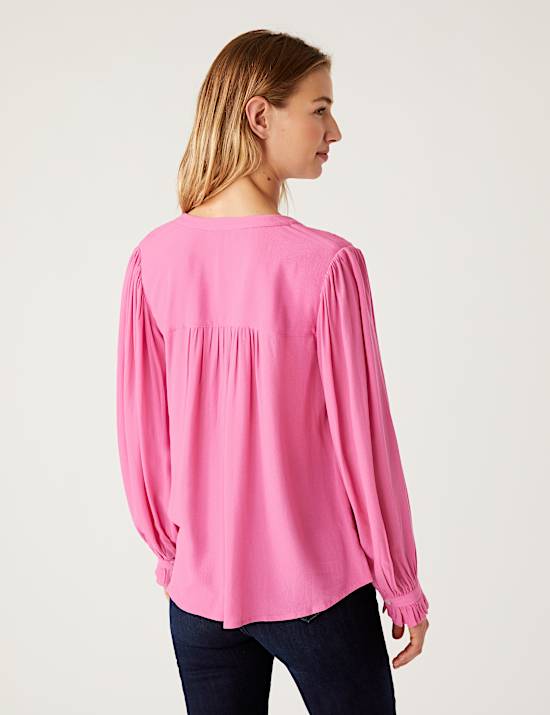Geborduurde blouse met ronde hals en ruchedetail
