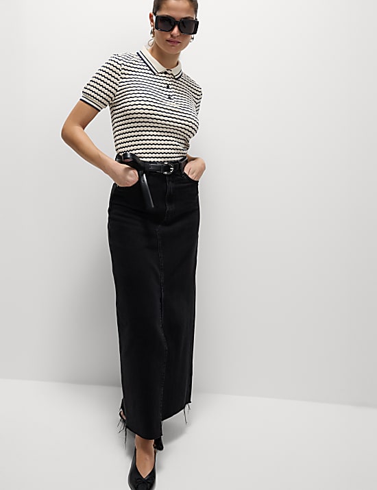 Polo top s geometrick&yacute;mi pruhy ze směsi bavlny