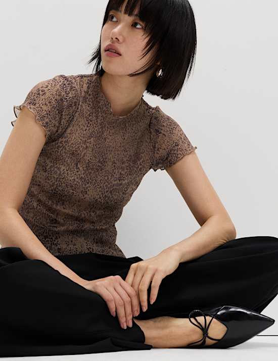 Mesh Printed Short Sleeve T-Shirt