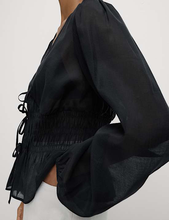 Chemisier fronc&eacute; en lyocell &agrave; col en V