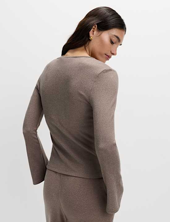 Άνετο τοπ με εβαζέ μανίκια και άνοιγμα-σταγόνα