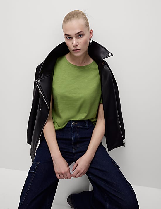 Bequemes T-Shirt aus Baumwolle und Modal