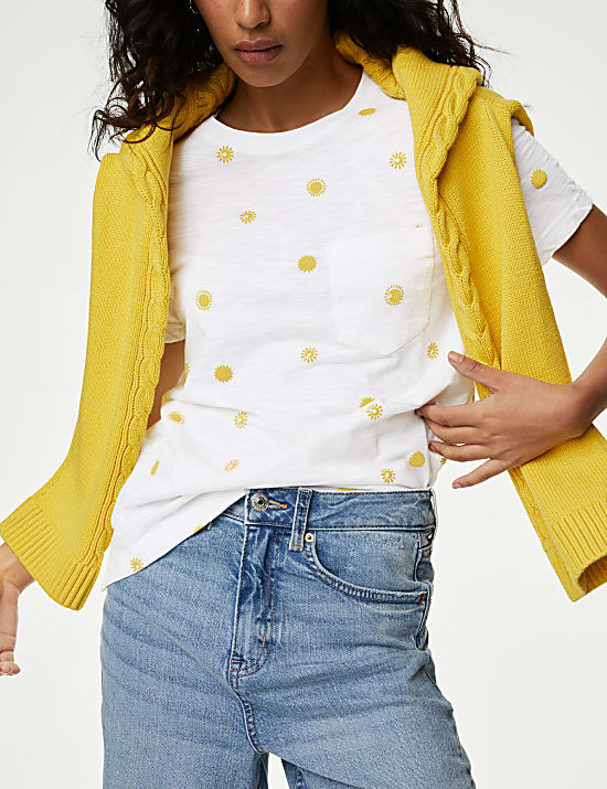 Top z&nbsp;čist&eacute; bavlny s&nbsp;kapsami a&nbsp;potiskem