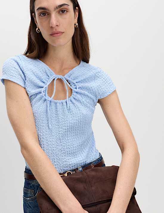 Patterned tops