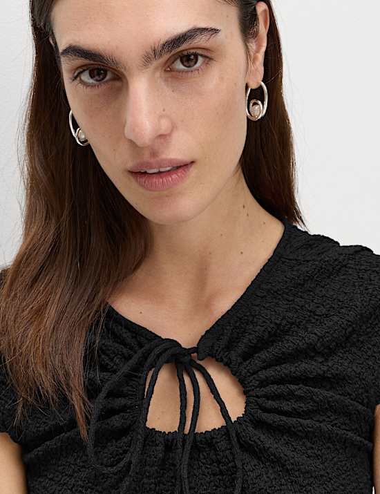 Textured Keyhole Top