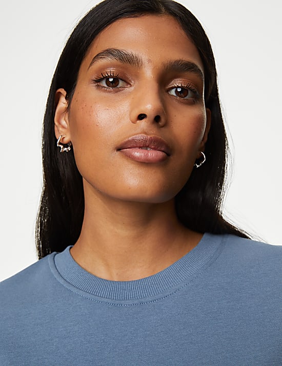 Mikina s kulat&yacute;m v&yacute;střihem a vysok&yacute;m pod&iacute;lem bavlny