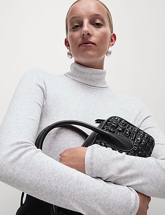 חולצה ארוגה בגזרה צרה מבד עשיר בכותנה