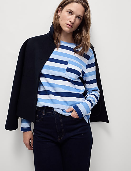 Proužkovan&eacute; tričko z&nbsp;čist&eacute; bavlny s&nbsp;kapsou