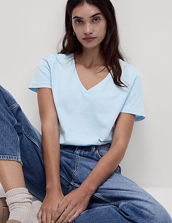 T-Shirt &mu;&epsilon; &lambda;&alpha;&iota;&mu;ό&kappa;&omicron;&psi;&eta; V &alpha;&pi;ό 100% &beta;&alpha;&mu;&beta;ά&kappa;&iota;