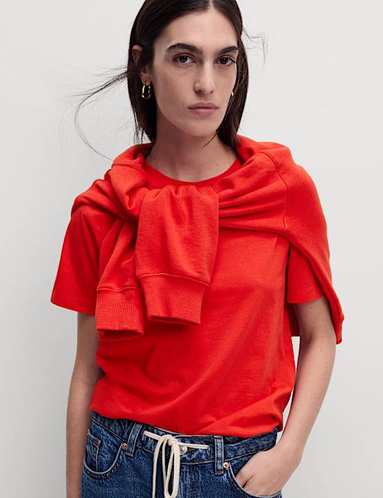 T-Shirt &sigma;&epsilon; &kappa;&alpha;&nu;&omicron;&nu;&iota;&kappa;ή &gamma;&rho;&alpha;&mu;&mu;ή &alpha;&pi;ό 100% &beta;&alpha;&mu;&beta;ά&kappa;&iota;