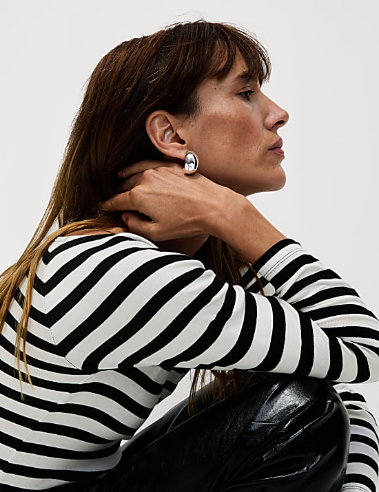 Pruhovan&yacute; top Bardot &uacute;zk&eacute;ho střihu z&nbsp;čist&eacute; bavlny