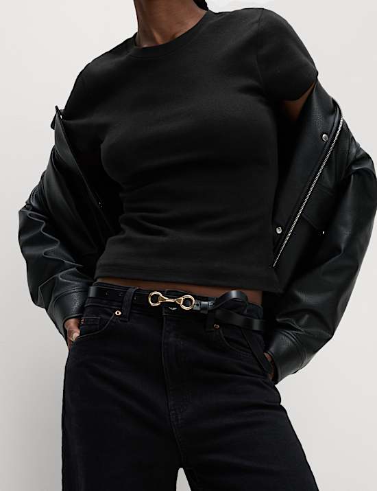 Katoenrijk premium T-shirt met slanke pasvorm