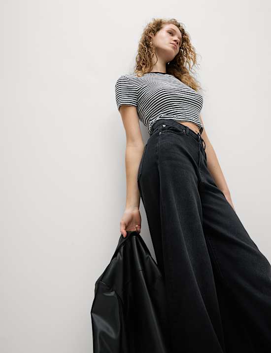 Kaus Oblong Model Crop Motif Garis Katun Murni