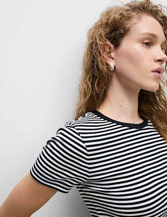 Kaus Oblong Model Crop Motif Garis Katun Murni