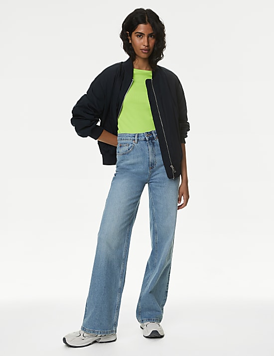 Kaus Oblong Bahan Katun Berusuk Slim Fit