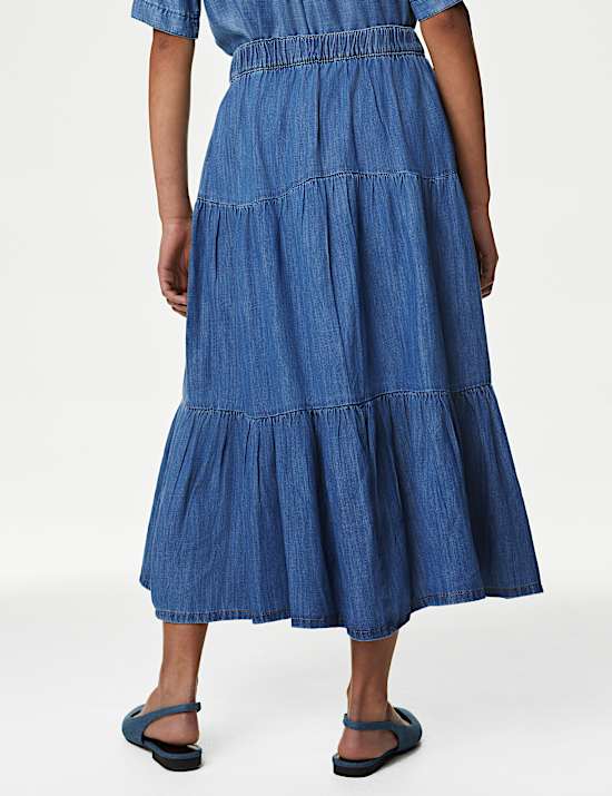 Denim gelaagde midi-rok met knoopsluiting voor