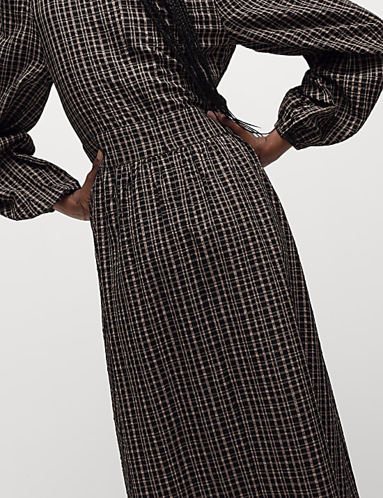 Checked Round Neck Midi Waisted Dress