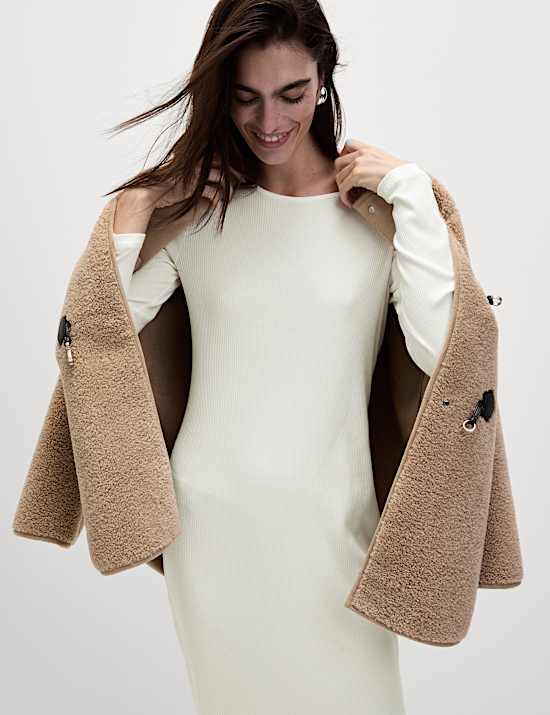 Schmales Midikleid aus Baumwollgemisch mit Rundhalsausschnitt