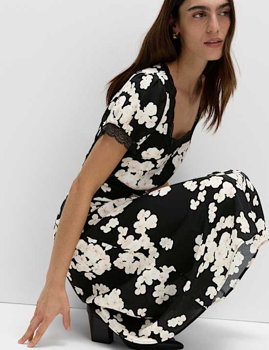 Robe midaxi &agrave; d&eacute;tail en dentelle floral