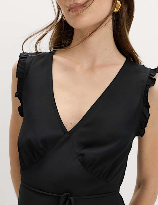 Robe midi &agrave; col en V et manches volant&eacute;es