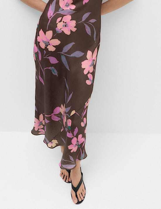 Fond de robe coupe longue en satin &agrave; col boule et motif floral